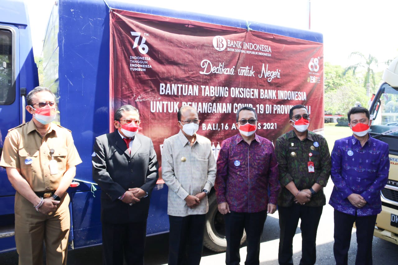 Bupati Tabanan Hadiri Penyerahan Program Sosial Bank Indonesia2