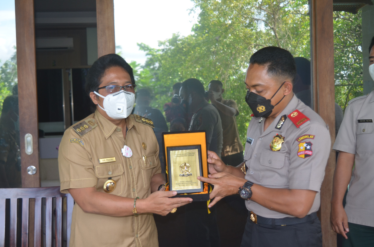 Bupati (2)