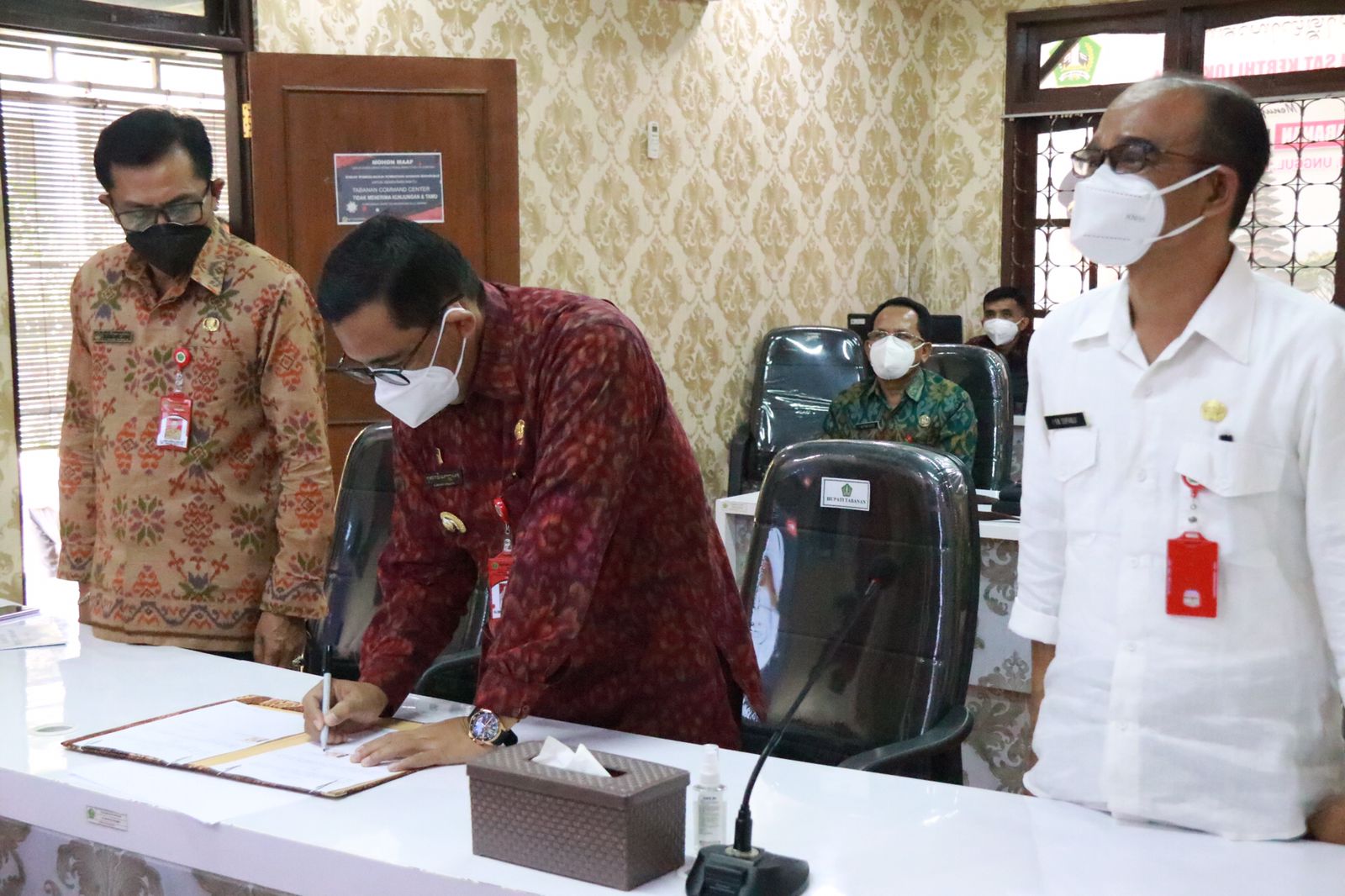 Bupati Tabanan Tanda Tangani MOU Kerjasama dengan Pemerintah Bangli di Bidang Pemasaran Pangan1