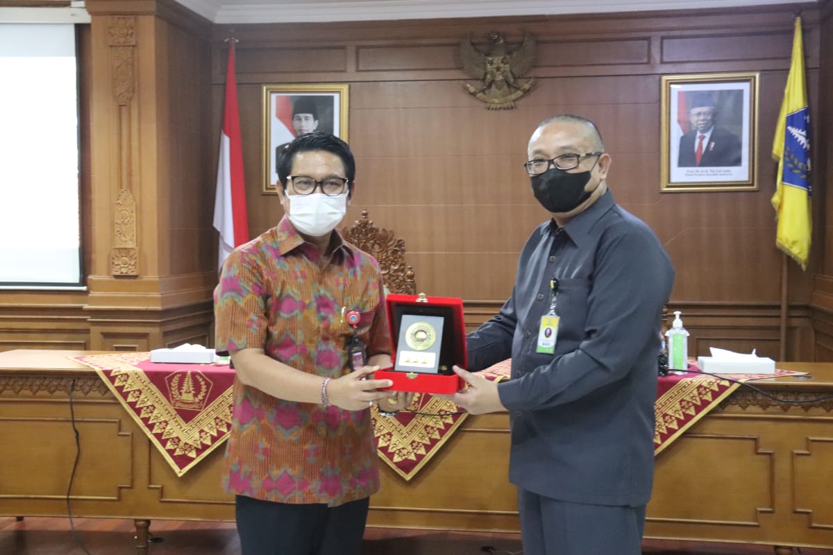Terima Diklat Administrator (1)
