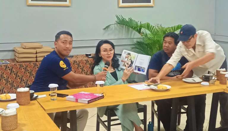 Selly Mantra Luncurkan buku “Warna-warni Cinta Selly Fajarini”, Hanya Dijual di Jaringan Blockchain sebagai aset NFT