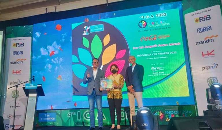 Coca-Cola Europacific Partners Indonesia Terima Penghargaan Indonesia CSR & TJSL Awards 2022