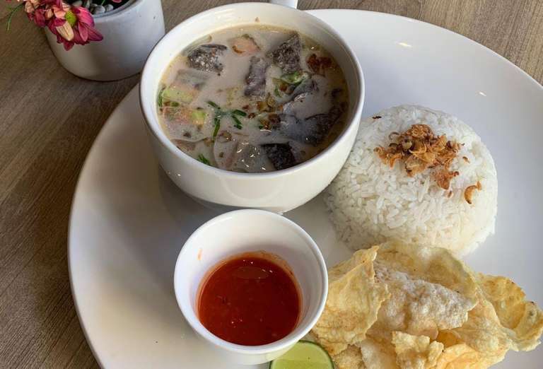Rasakan Sensasi Cita Rasa Soto Betawi di Steakhouse_bro Merdeka