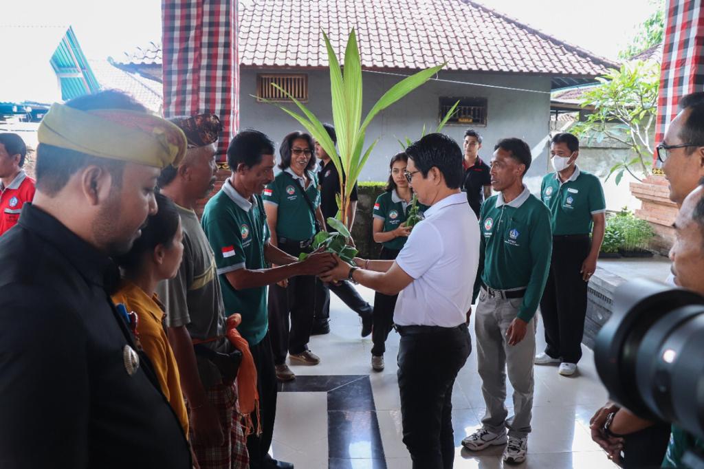 Bibit Kelapa dan Cabai (1)