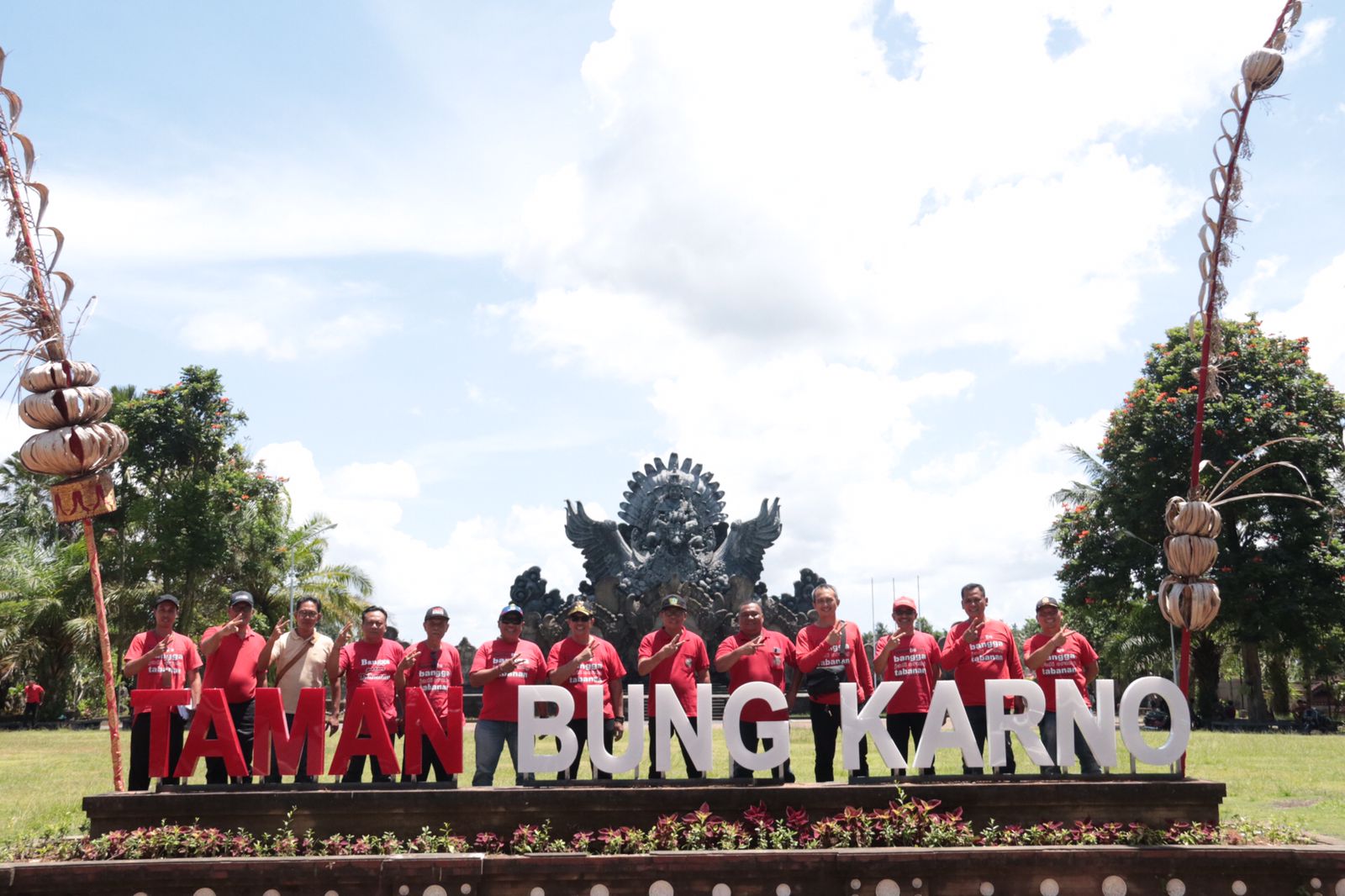 Bupati Sanjaya Tinjau Kembali Penataan Patung Bung Karno5