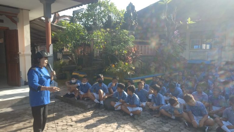 Pemerintah Desa Pemogan Edukasi Sejak Dini Pengelolaan Sampah Berbasis Sumber Di 11 Sekolah se – Desa Pemogan