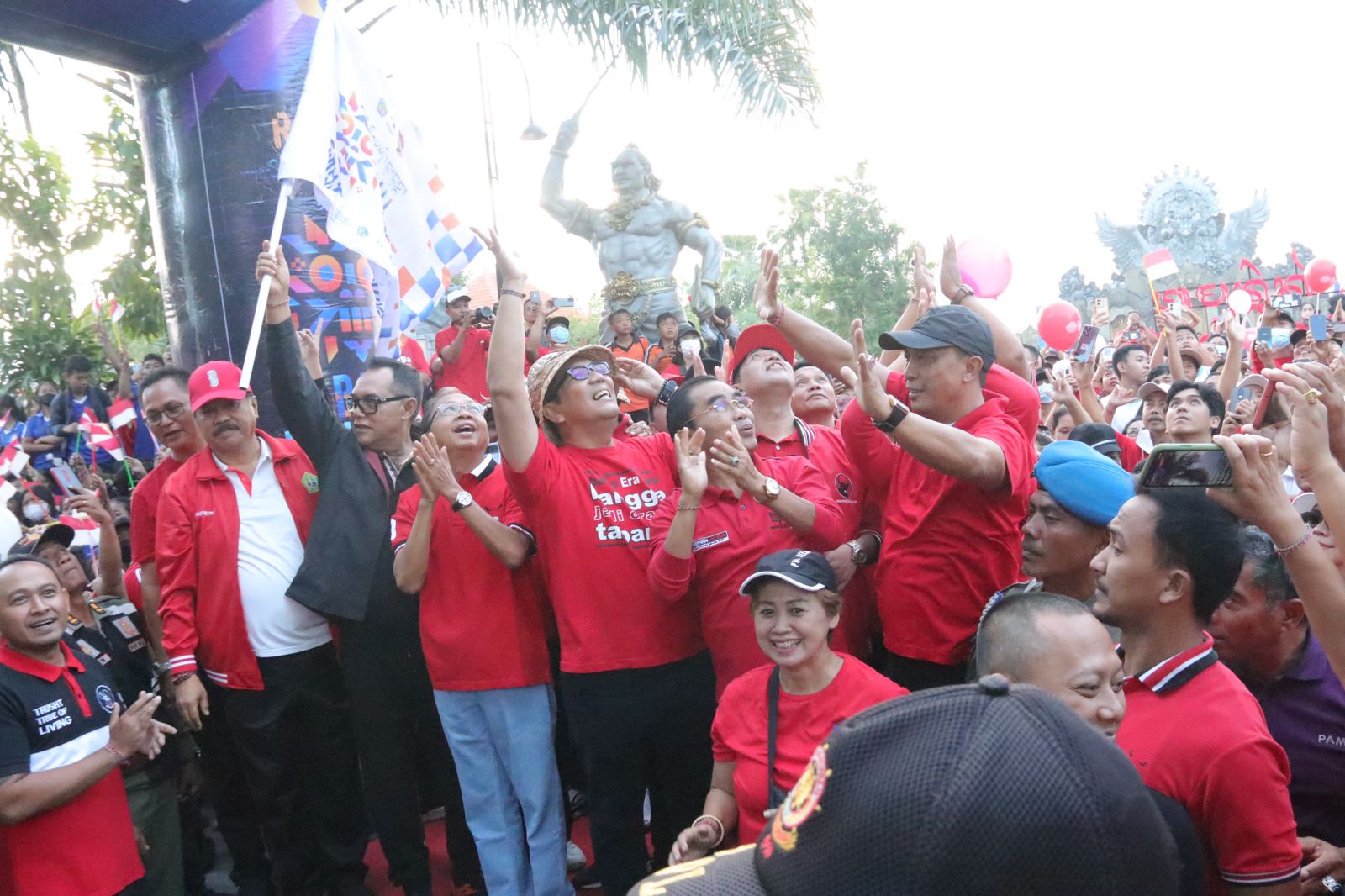 Tabanan Merah Membara, Creative Fun Walk Bali Digifest II Dipadati Puluhan Ribu Masyarakat3