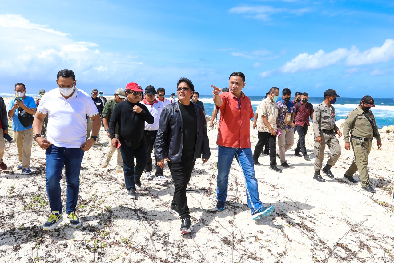 Reklamasi di Pantai Melasti (3)