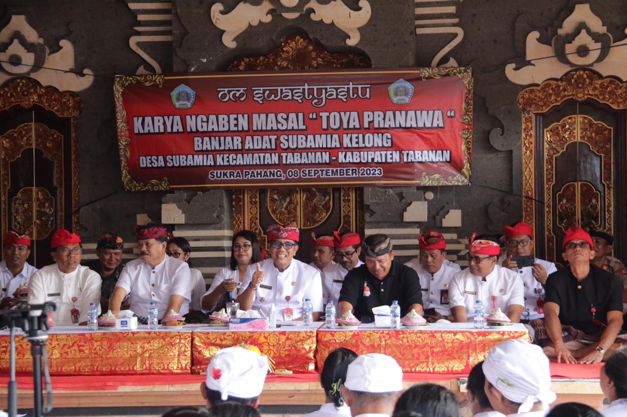 Bupati Tabanan Hadiri Karya Pitra Yadnya Ngaben Masal Warga Desa Subamia