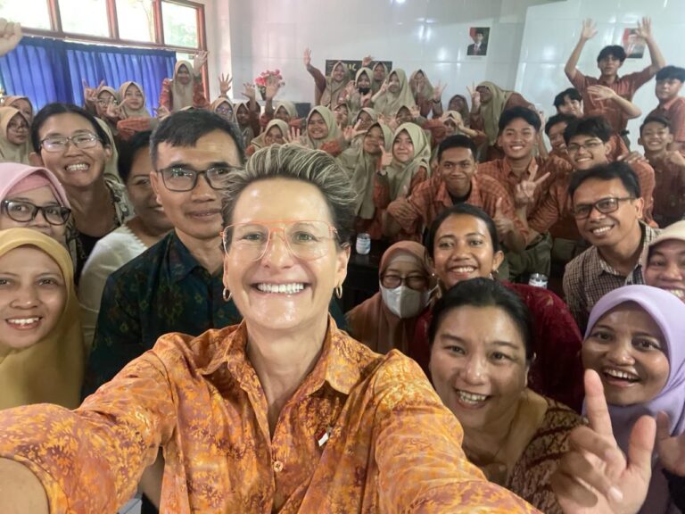 Konsul-Jendra Australia Rayakan Hari Perempuan Internasional 2024 Bersama Sekolah Bridge