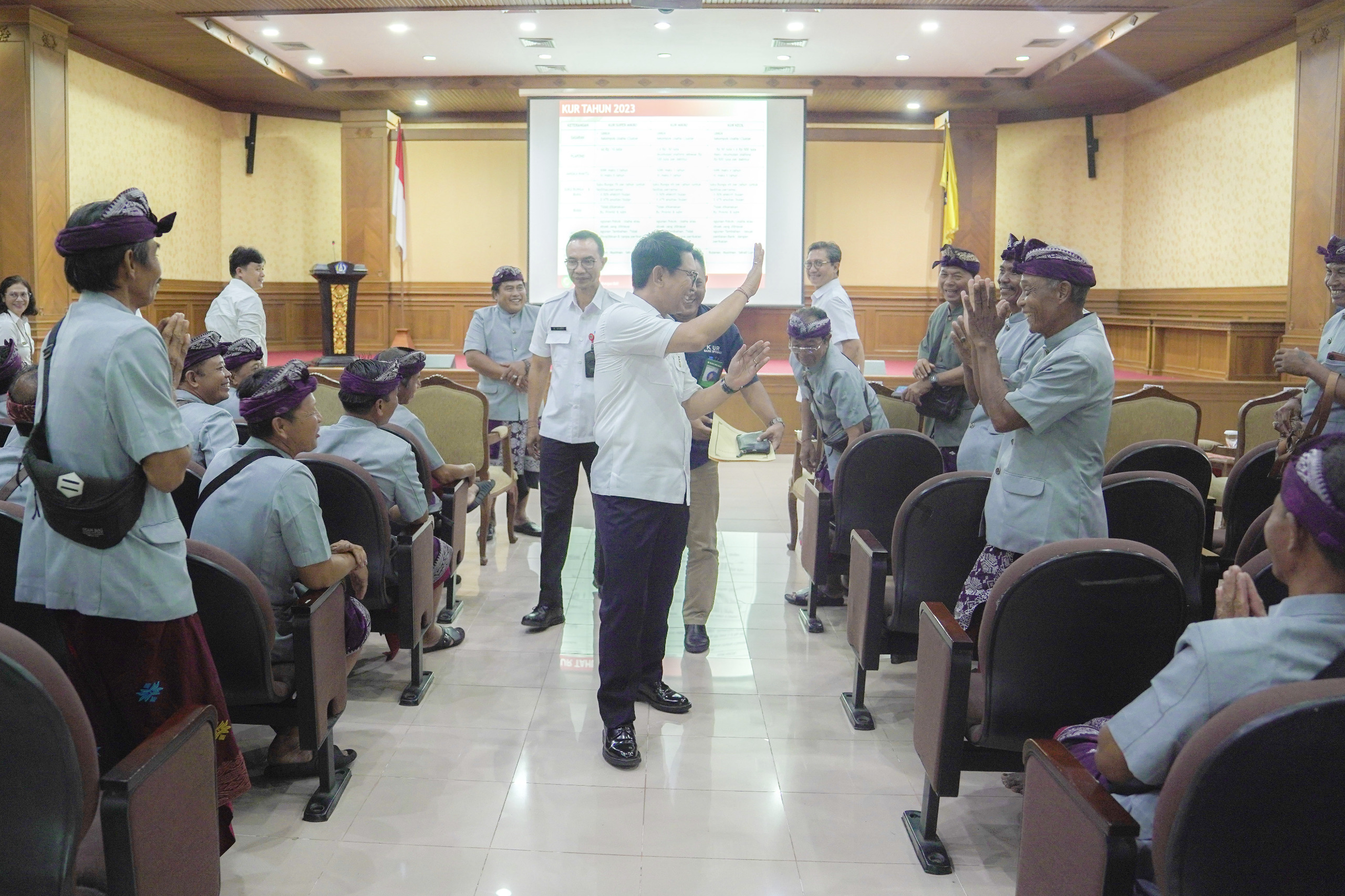 Rapat Koordinasi dengan Pekaseh (2)
