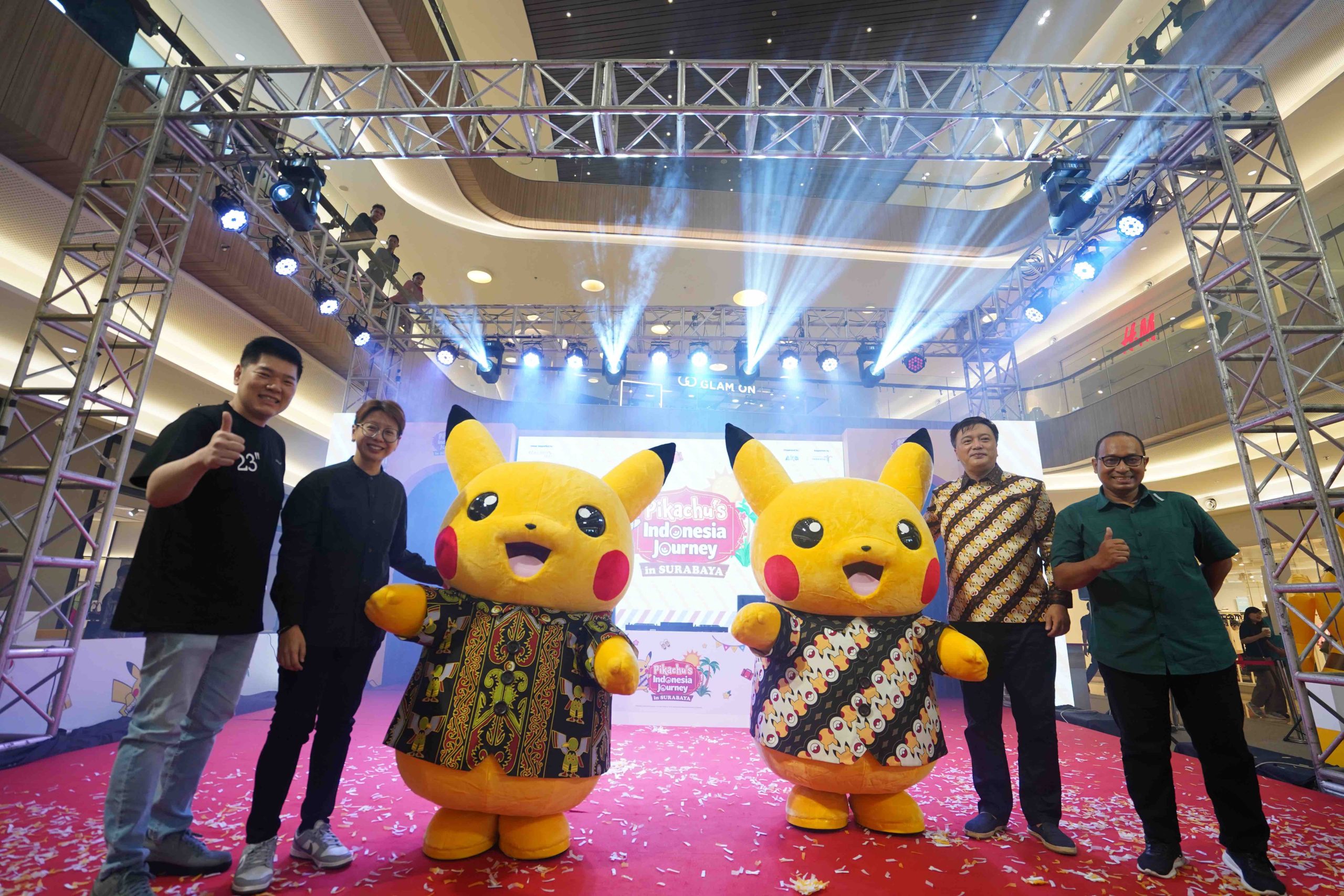 Photo 1 - Photo Session with Hendie Santoso, Christina Lim, Susumu Fukunaga, and Anton Setiawan