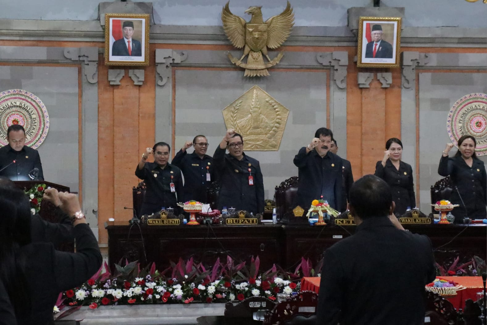 Bupati Tabanan Hadiri Rapat Paripurna DPRD Kabupaten Tabanan Ke-6, Terkait Persetujuan 3 (tiga) Ranperda (1)