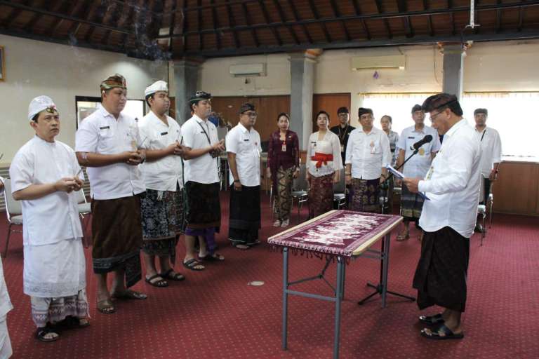 Sekda Alit Wiradana Lantik 5 Pejabat Fungsional  Pemkot Denpasar