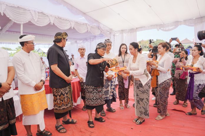 Letakkan Batu Pertama (8)