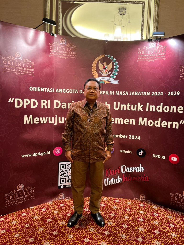 Rai Mantra Pastikan Tidak Ada Lagi Ijazah Siswa yang ‘Tertahan’ di Sekolah Bali