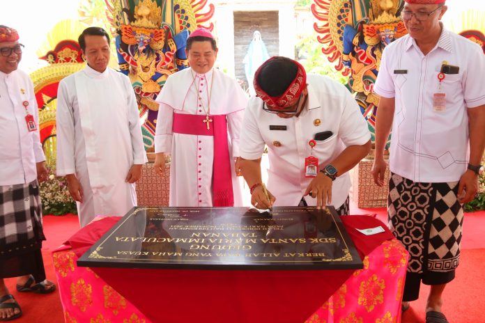 Bupati Tabanan Hadiri Pemberkatan dan Peresmian Gedung Baru SDK Santa Maria Immaculata Tabanan (3) (1)