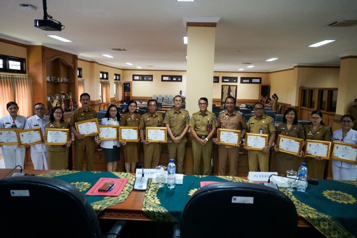 Penghargaan Kepada PNS (1)