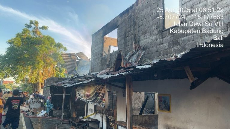30 Kamar Kos Jadi Abu, Tiga Luka-Luka dalam Kebakaran Dini Hari di Kuta