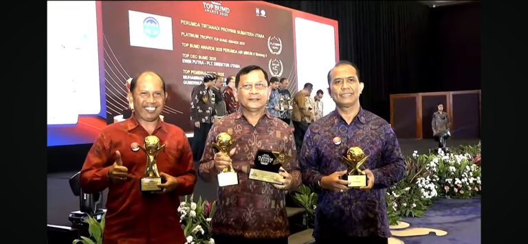 Bupati Sutjidra Raih Penghargaan Top Pembina BUMD Tahun 2025