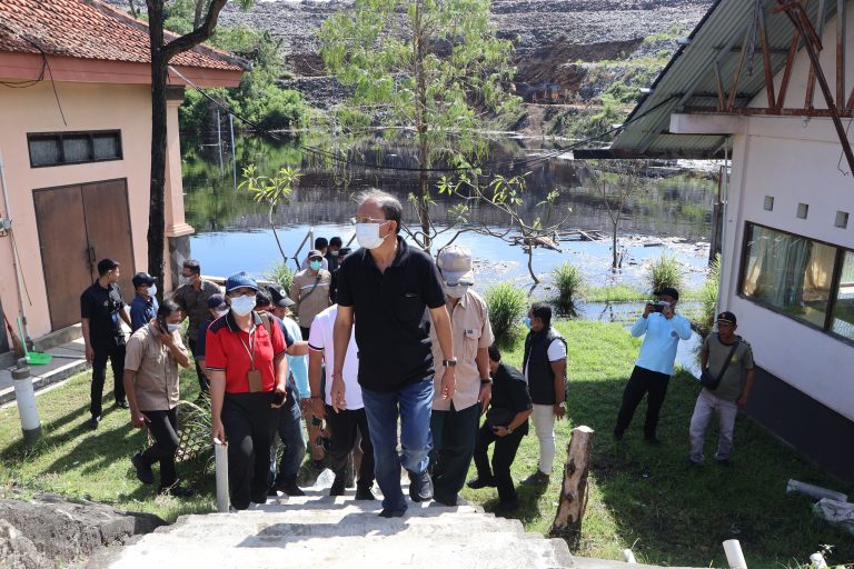 Tinjau Gunung Sampah TPA Suwung, Gubernur Koster Serap Persoalan Urgent, Segera Lapor Menteri LHK agar Dituntaskan
