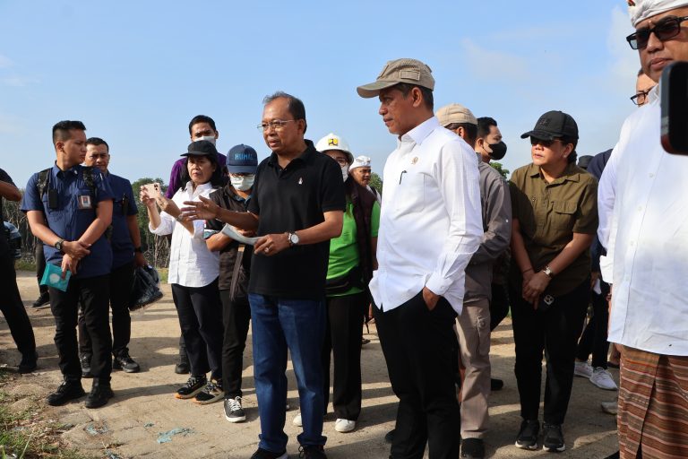 Menteri LH Pasang Badan Bela Gubernur Koster, Puji Agresivitas Tuntaskan Persoalan Sampah