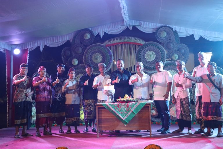 Wabup Bagus Alit Sucipta Hadiri HUT Ke-48 ST. Dharma Bhakti, Banjar Binong