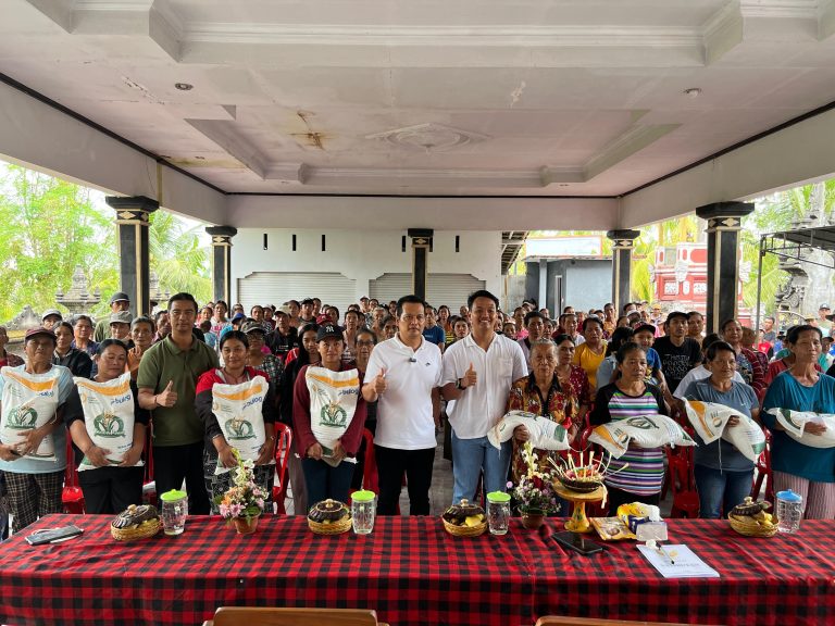 Salurkan 282, 36 Ton Bantuan Pangan Beras CPP, Bupati Kembang : Akhir Juli Harus Selesai