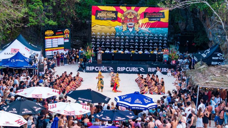 Kompetisi Selancar Dunia “Rip Curl Cup Padang Padang 2025” Siap Digelar !