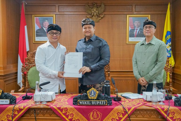 Wabup Bagus Alit Sucipta Terima Exit Meeting BPK Perwakilan Bali