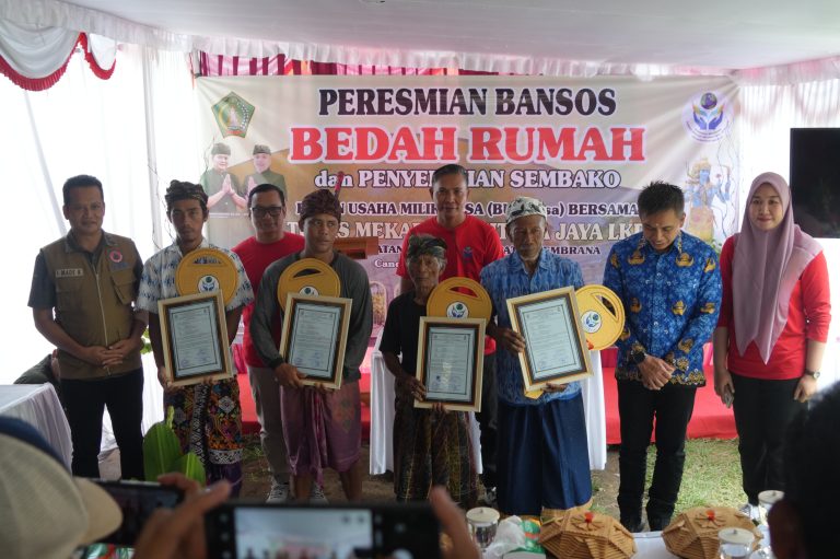 Bupati Kembang Resmikan 4 Bedah Rumah untuk Warga Kurang Mampu di Melaya