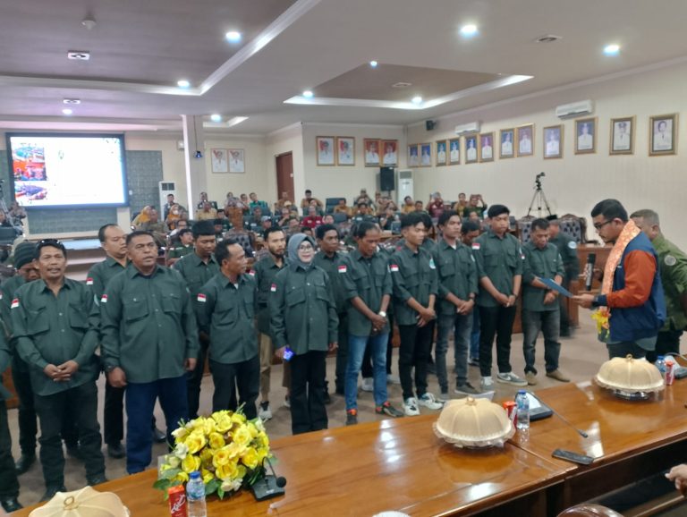 Teuku Yudhistira Kukuhkan PD IWO Soppeng, Kamaruddin Nahkodai Periode 2025–2030