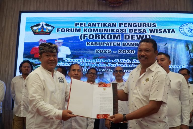 Sedana Arta Lantik Forkomdewi: Diharapkan Mampu Dongkrak Potensi Wisata Desa di Kabupaten Bangli