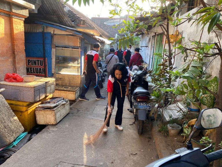 World Clean Up Day 2025, Ratusan Pegawai SKPD Buleleng Serbu Pasar Di Singaraja