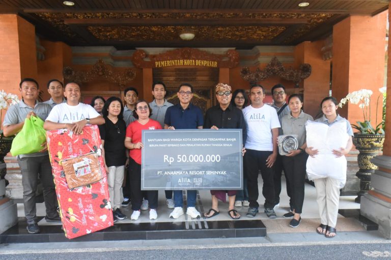 Pemkot Denpasar Terima Bantuan CSR Untuk Warga Korban Banjir Dari Hotel Alila Seminyak