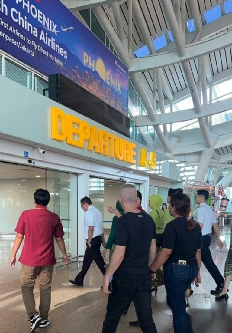 Imigrasi Singaraja Deportasi WNA Turki Overstay 235 Hari