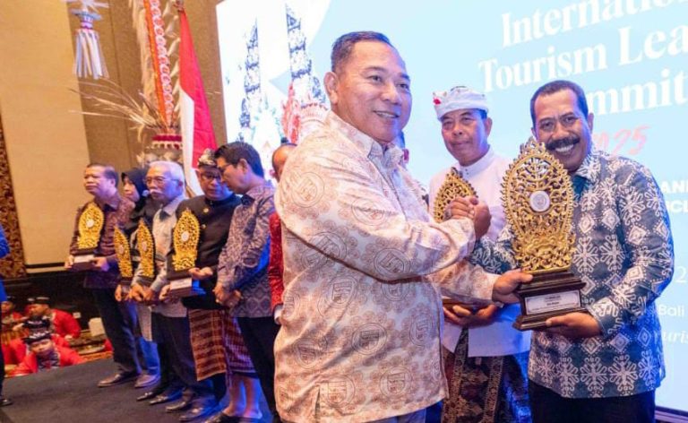 Djoko Moeljono, Jurnalis Bali Tribune Raih ‘ITLS Award 2025’ dari IHGMA Bali