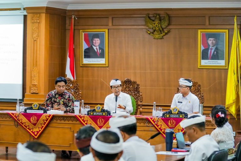 Bupati Adi Arnawa Terima Entry Meeting BPK Perwakilan Bali Harapkan Mampu Tingkatkan SDM Dalam Optimalisasi Pajak Daerah