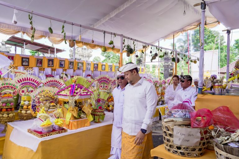 Wakil Bupati Badung Bagus Alit Sucipta Hadiri Karya Pitra Yadnya Banjar Adat Kerta, Petang