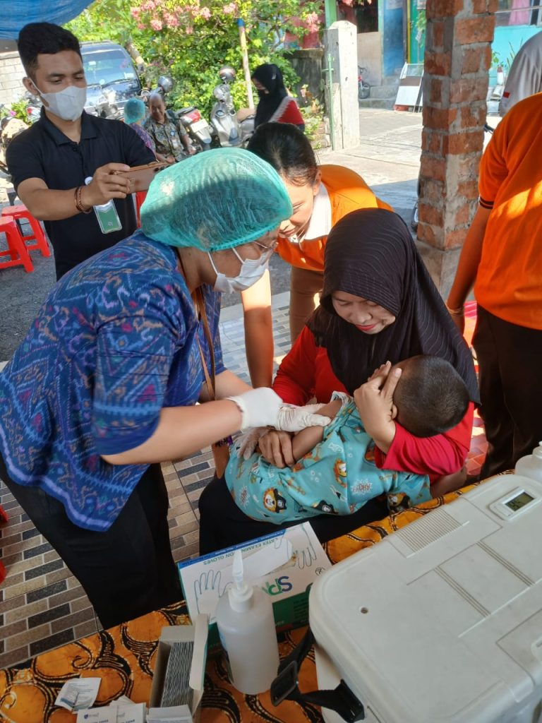 Cegah Penyebaran Penyakit Campak, Pemkot Denpasar Gelar Imunisasi Campak Massal di Dusun Wanasari