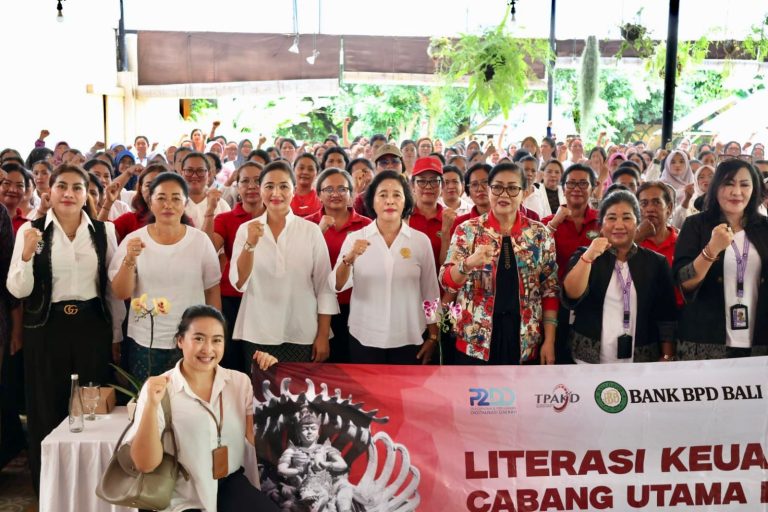 Ketua TP PKK Kota Denpasar, Ny. Antari Jaya Negara Hadiri Talk Show “Perempuan Berdaya, Negara Berjaya”