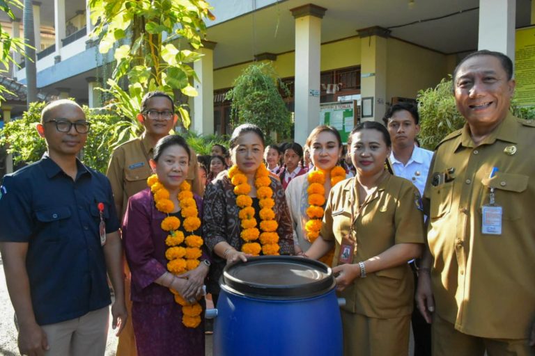 Siapkan Beragam Inovasi Pengolahan Sampah, Ny. Sagung Antari Jaya Negara Pastikan Kesiapan 10 Sekolah Duta Denpasar Pada Lomba PSP-PSBS Provinsi Bali