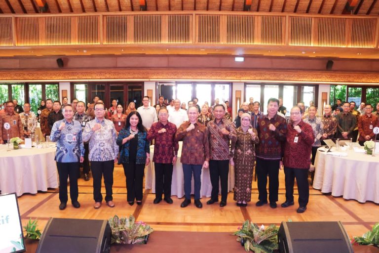 Gubernur Koster: Bali harus Eksis dan Berdaya Saing Hadiri Forum Pengembangan Ekonomi Daerah