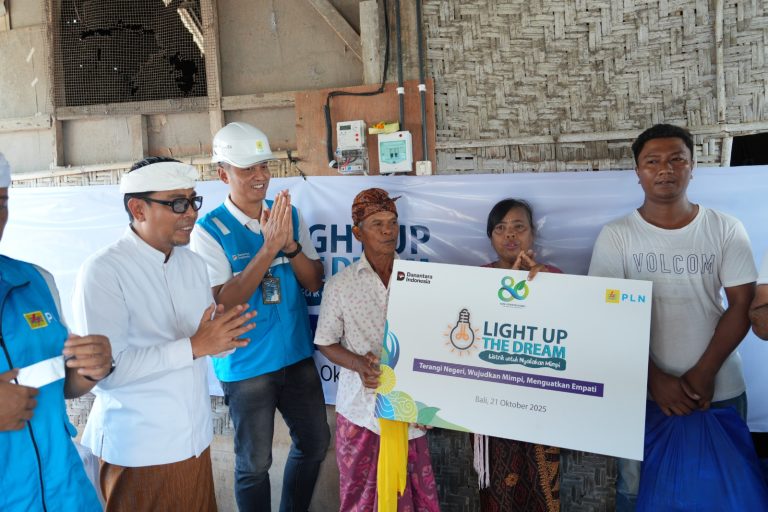 PLN Hadirkan Listrik Gratis bagi Warga Prasejahtera di Denpasar Lewat Program “Light Up The Dream
