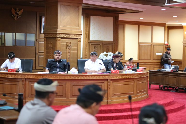 Komisi I DPRD Badung Gelar Raker dengan Kepala OPD Bahas Raperda APBD 2026