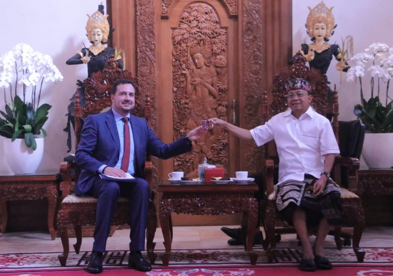 Hangatnya Diplomasi Kopi Arak, Bali dan Bulgaria Sepakat Perkuat Jembatan Budaya dan Kerja Sama Global  Koster Sambut Baik Rencana 25 Walikota se Bulgaria Jajaki Sister City ke Bali