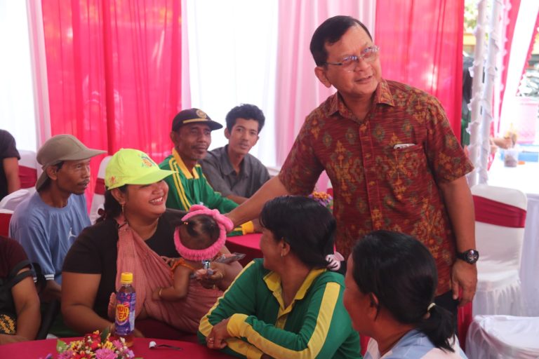 Jelang Galungan Dan Kuningan, Pemkab Buleleng Gelontorkan 640 Paket Sembako Ke Petugas Kebersihan