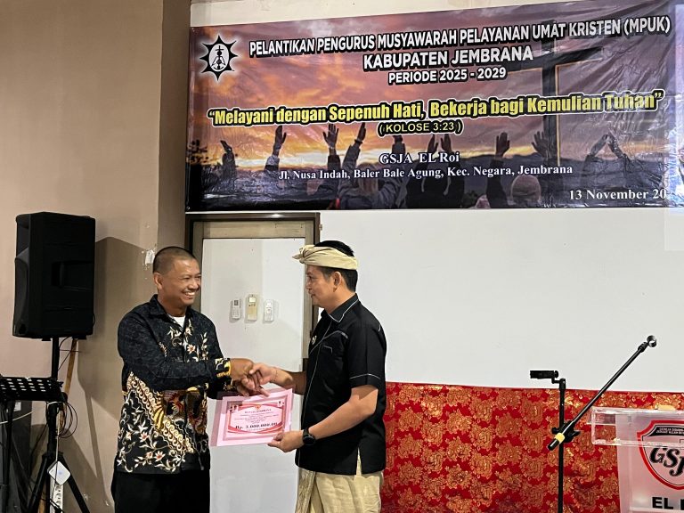 Bupati Kembang Beri Dukungan Penuh pada Pelantikan Pengurus Musyawarah Pelayanan Umat Kristen Jembrana