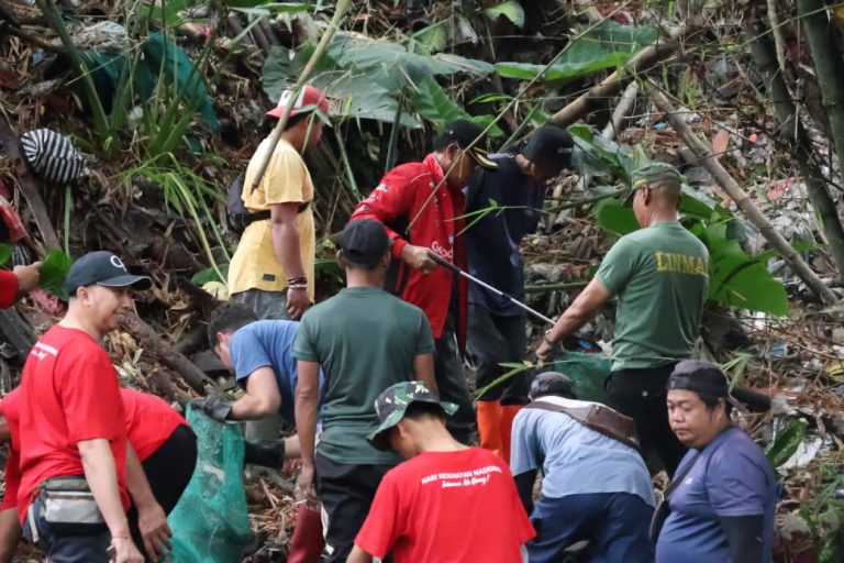 Ribuan Warga Bergerak Serentak Rayakan HUT ke-532 Kota Singasana