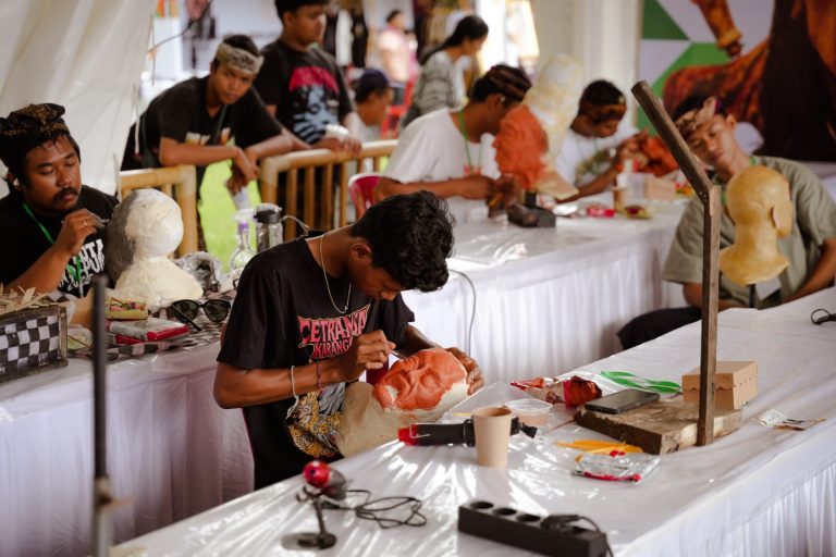 Lomba Tapel Ogoh-ogoh Mangucita: Melahirkan Kreator Muda Berbakat